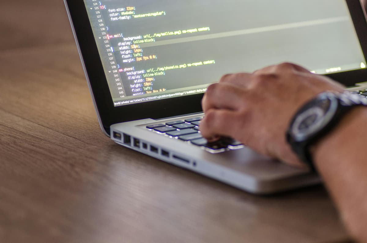 Développement web professionnel par AyTech Agency - Création de sites web et applications sur mesure
